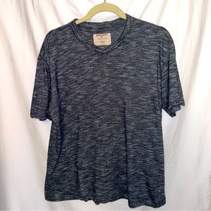 Hudson & Barrow Gentleman’s Outfitters V-neck Tshirt